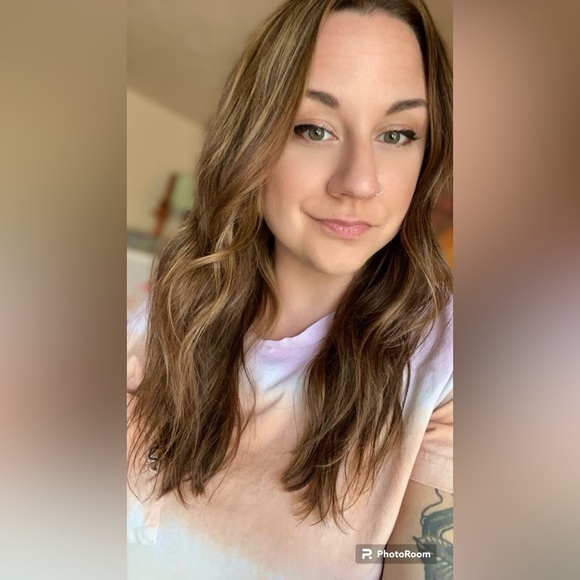 ✨Meet your Posher, Melissa✨ - Picture 2 of 2